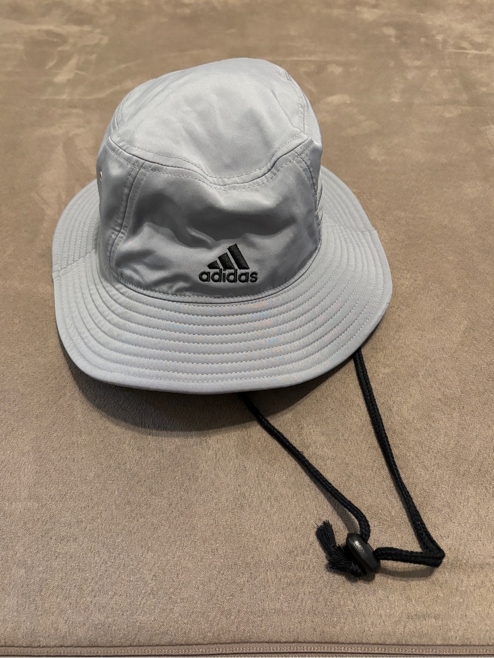 Adidas- Aeroready bucket hat
